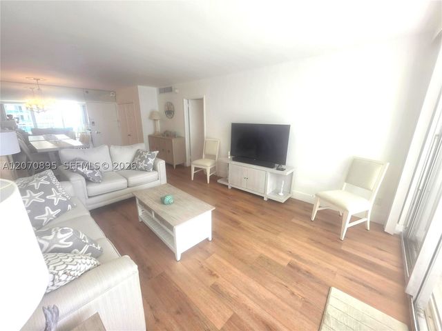 5151 Collins Ave 826, Miami Beach, FL 33140