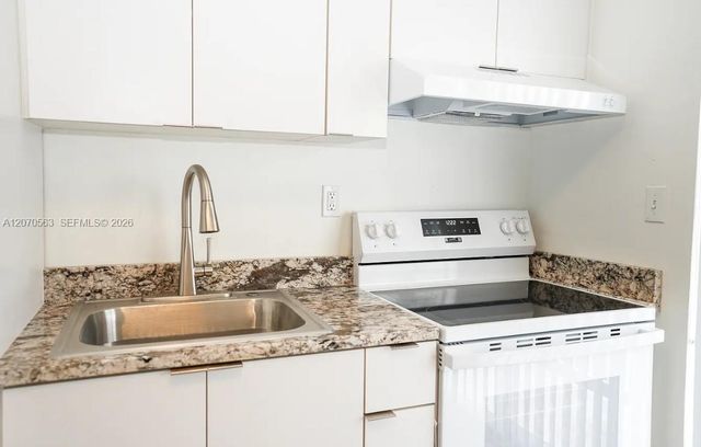 1043 NW 5th Street 5, Miami, FL 33128