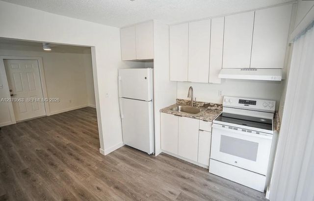 1043 NW 5th Street 5, Miami, FL 33128