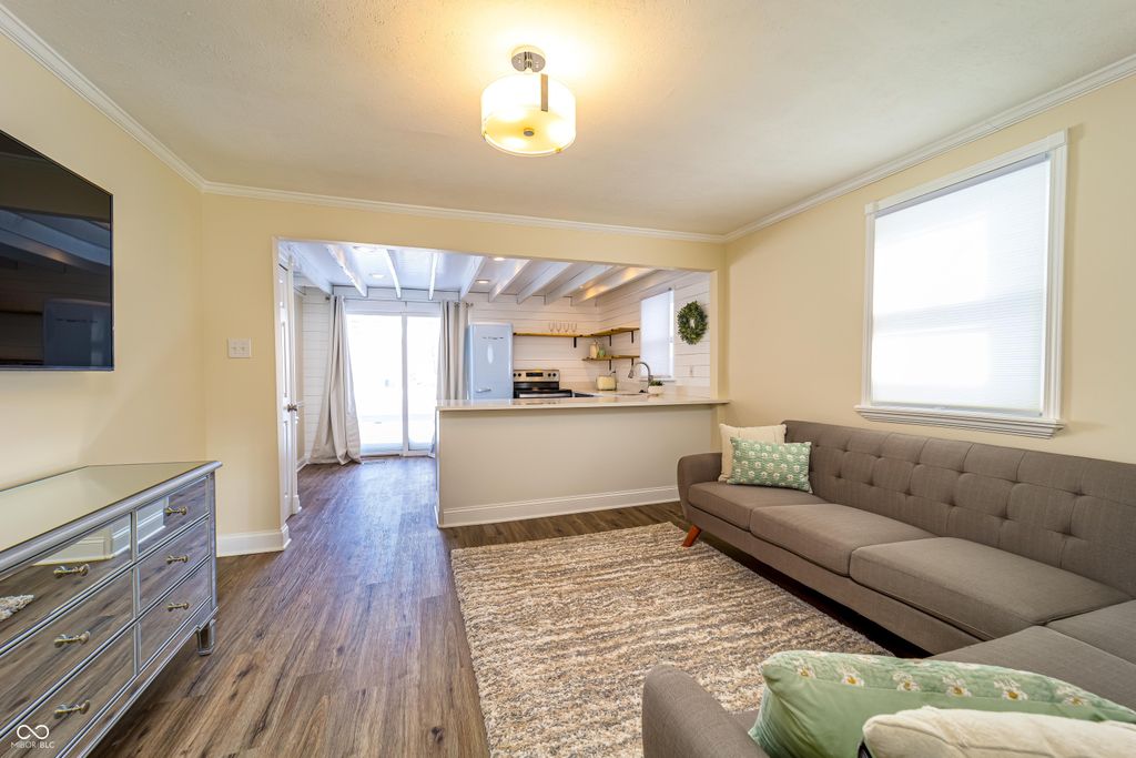 388 W Pearl Street, Greenwood, IN 46142