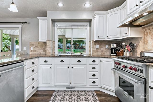 794 E Martinique Dr, Meridian, ID 83642