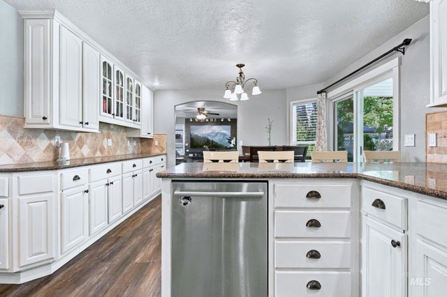 794 E Martinique Dr, Meridian, ID 83642