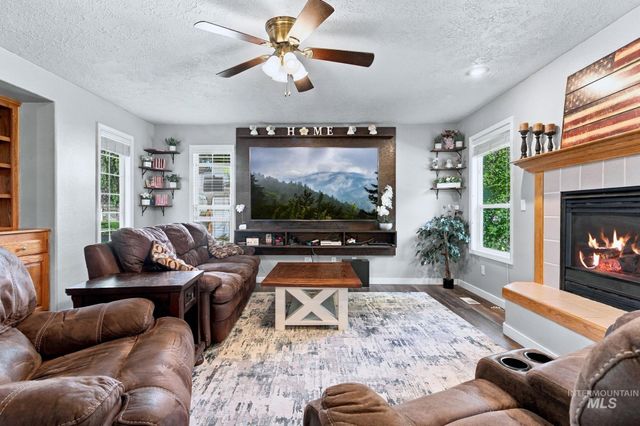 794 E Martinique Dr, Meridian, ID 83642