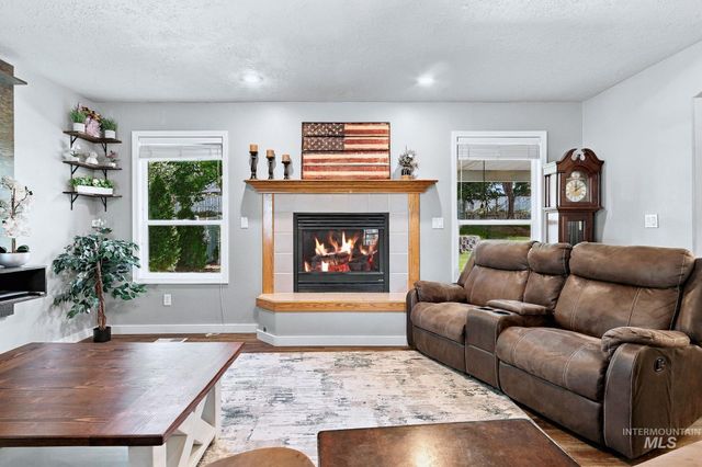 794 E Martinique Dr, Meridian, ID 83642