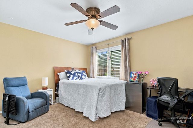794 E Martinique Dr, Meridian, ID 83642