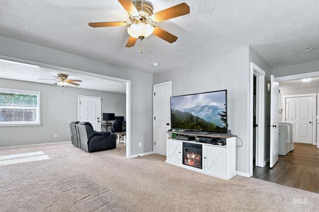 794 E Martinique Dr, Meridian, ID 83642