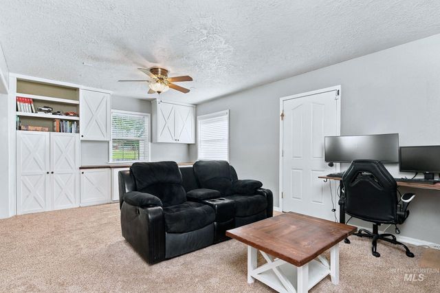 794 E Martinique Dr, Meridian, ID 83642