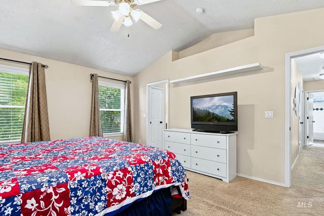794 E Martinique Dr, Meridian, ID 83642