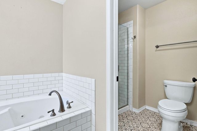 794 E Martinique Dr, Meridian, ID 83642