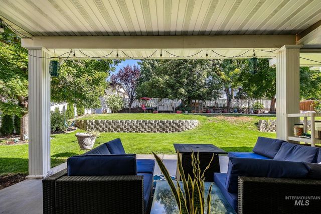 794 E Martinique Dr, Meridian, ID 83642