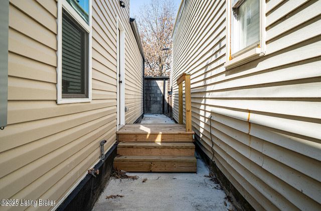 2919 Montgomery St, Louisville, KY 40212