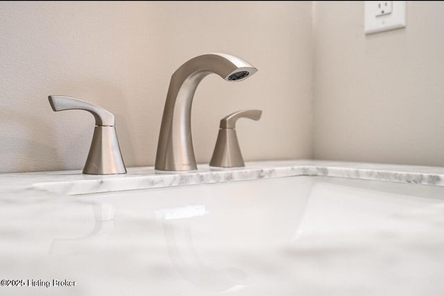 2919 Montgomery St, Louisville, KY 40212