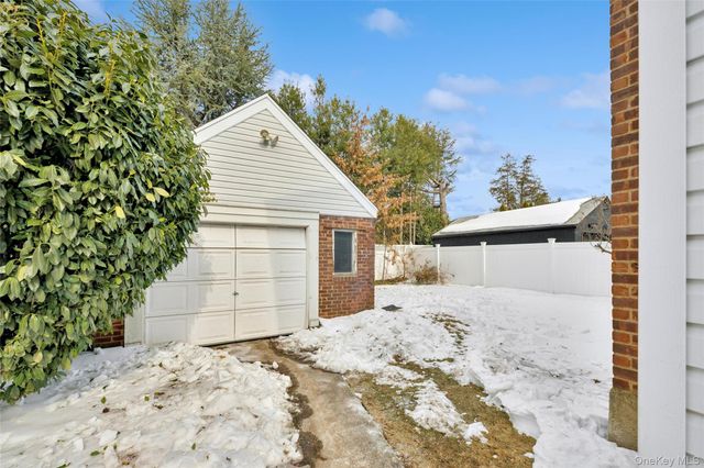 529 7th Avenue, New Hyde Park, NY 11040