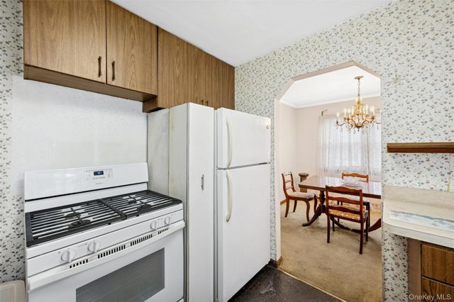 529 7th Avenue, New Hyde Park, NY 11040