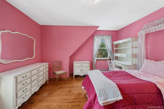 529 7th Avenue, New Hyde Park, NY 11040