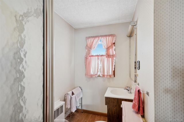 529 7th Avenue, New Hyde Park, NY 11040