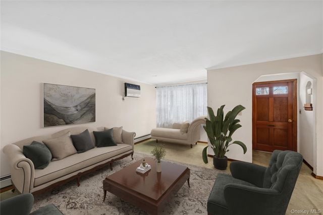 529 7th Avenue, New Hyde Park, NY 11040