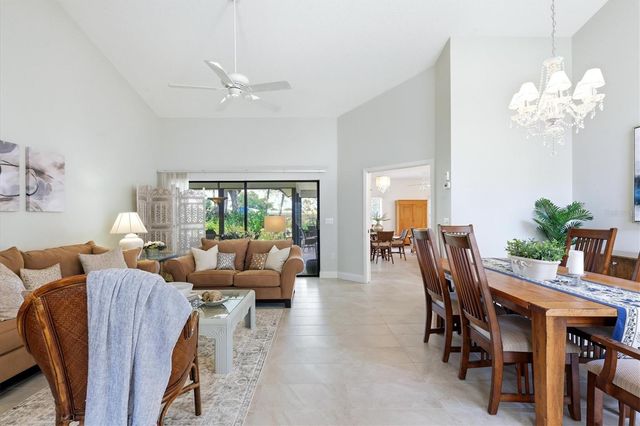 216 CARRIAGE HOUSE LANE 216, Nokomis, FL 34275