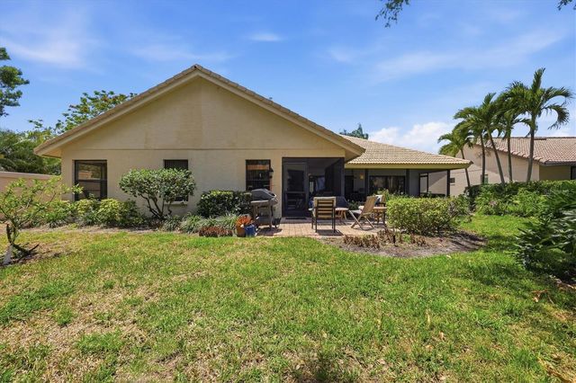 216 CARRIAGE HOUSE LANE 216, Nokomis, FL 34275