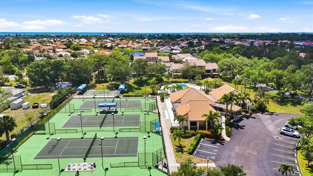 216 CARRIAGE HOUSE LANE 216, Nokomis, FL 34275