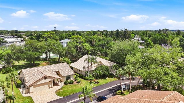 216 CARRIAGE HOUSE LANE 216, Nokomis, FL 34275