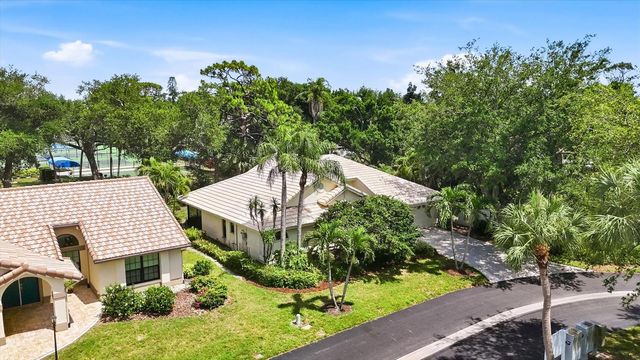 216 CARRIAGE HOUSE LANE 216, Nokomis, FL 34275