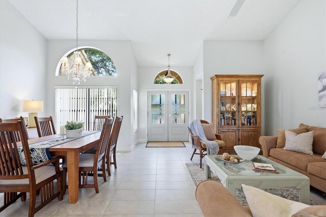 216 CARRIAGE HOUSE LANE 216, Nokomis, FL 34275
