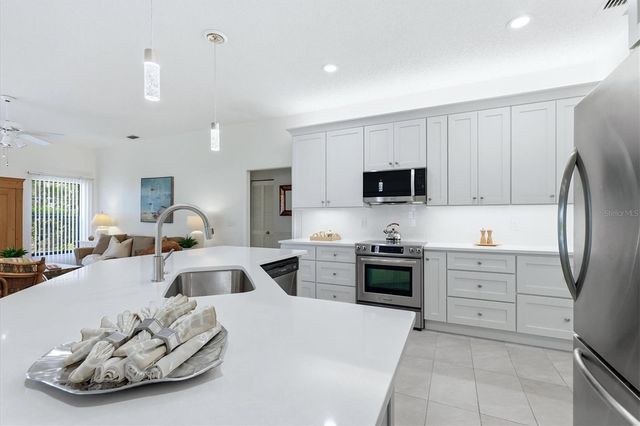 216 CARRIAGE HOUSE LANE 216, Nokomis, FL 34275