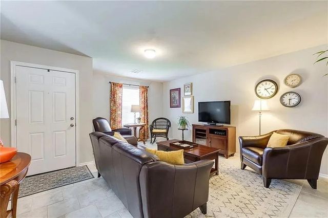 10120 Sussex Place, Oklahoma City, OK 73120