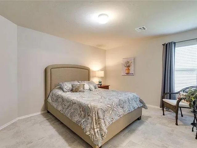 10120 Sussex Place, Oklahoma City, OK 73120