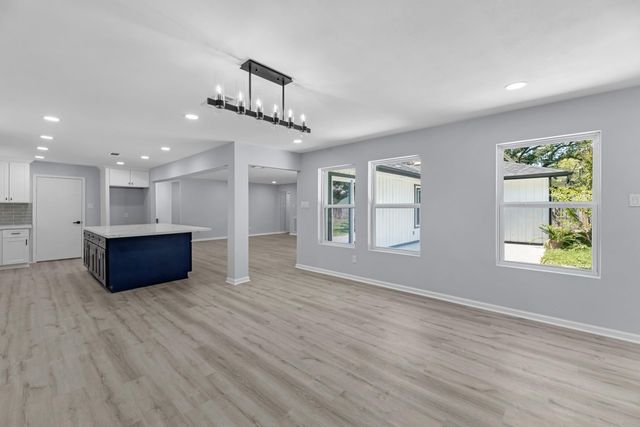 11402 Ash Creek Drive, Houston, TX 77043