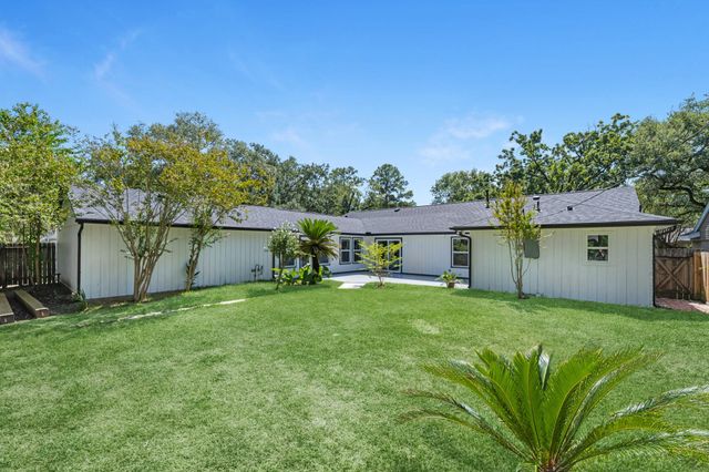 11402 Ash Creek Drive, Houston, TX 77043