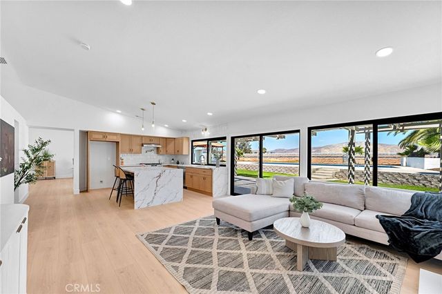19414 Dry Gulch, Corona, CA 92881
