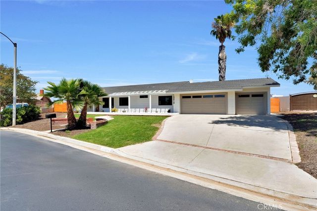 19414 Dry Gulch, Corona, CA 92881