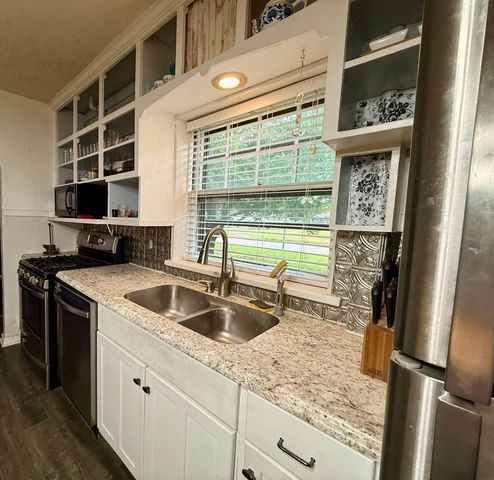 705 Burr Oak Avenue, Evansdale, IA 50707
