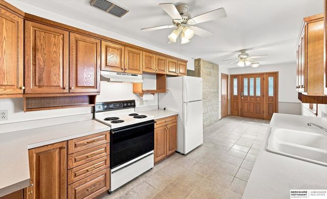 1515 N 90th Street, Omaha, NE 68114