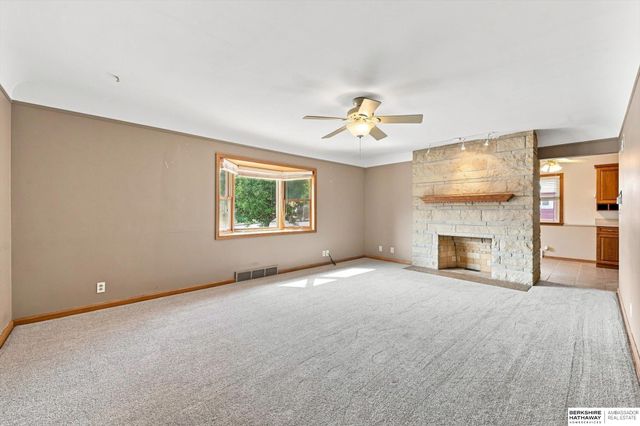 1515 N 90th Street, Omaha, NE 68114