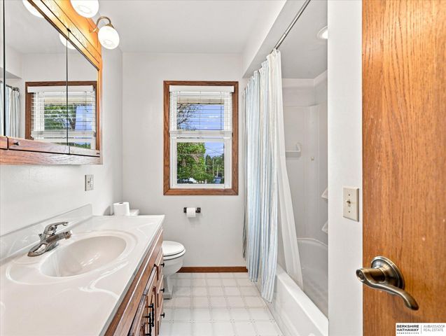 1515 N 90th Street, Omaha, NE 68114