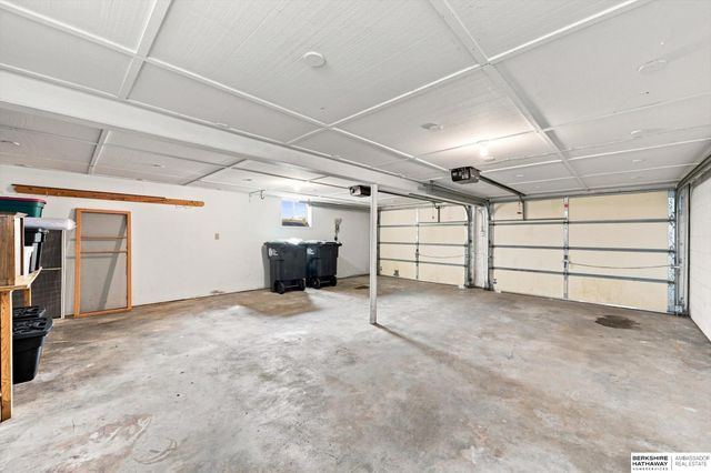 1515 N 90th Street, Omaha, NE 68114