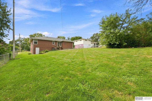 1515 N 90th Street, Omaha, NE 68114