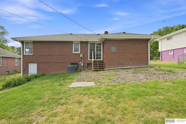 1515 N 90th Street, Omaha, NE 68114