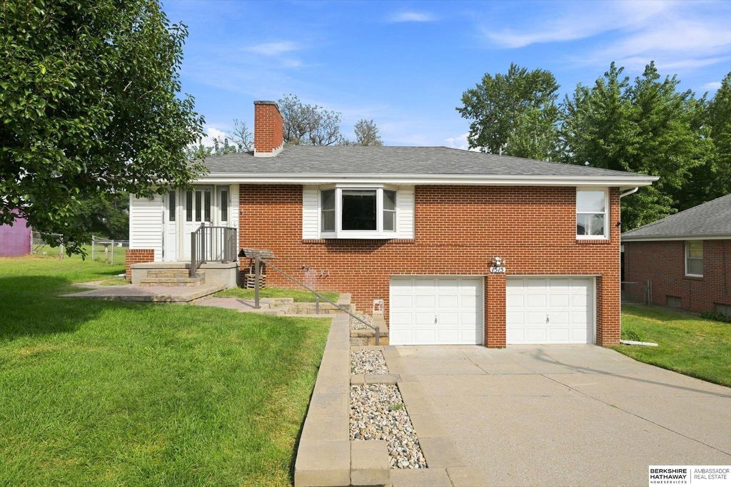 1515 N 90th Street, Omaha, NE 68114