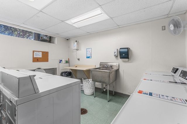 20 Hammond Pond Parkway - Unit 606, Newton, MA 02467