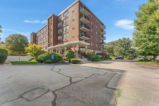 20 Hammond Pond Parkway - Unit 606, Newton, MA 02467