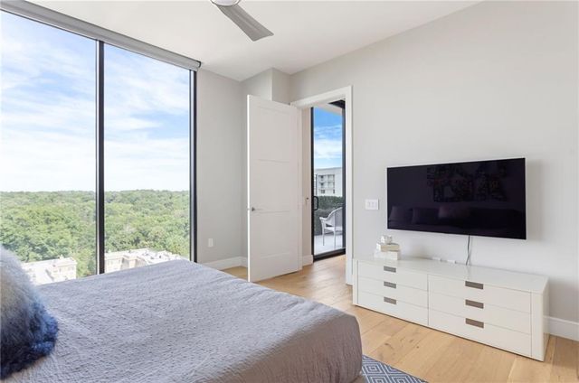 2425 Peachtree Road NE 1412, Atlanta, GA 30305