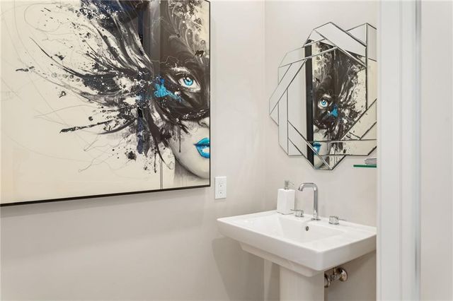 2425 Peachtree Road NE 1412, Atlanta, GA 30305