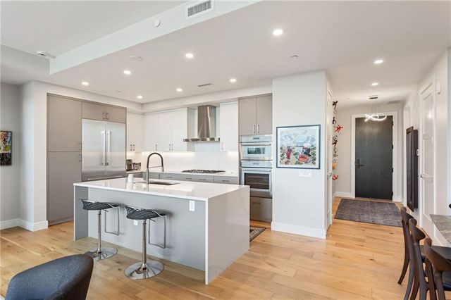 2425 Peachtree Road NE 1412, Atlanta, GA 30305