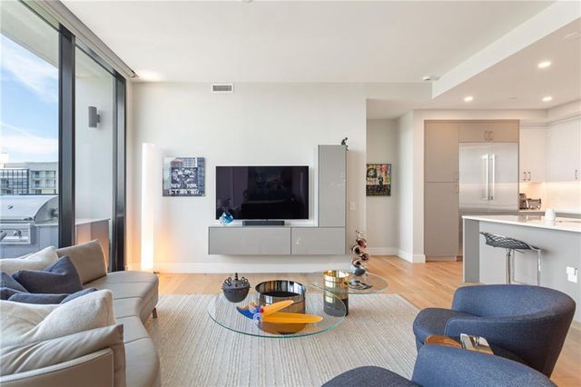 2425 Peachtree Road NE 1412, Atlanta, GA 30305
