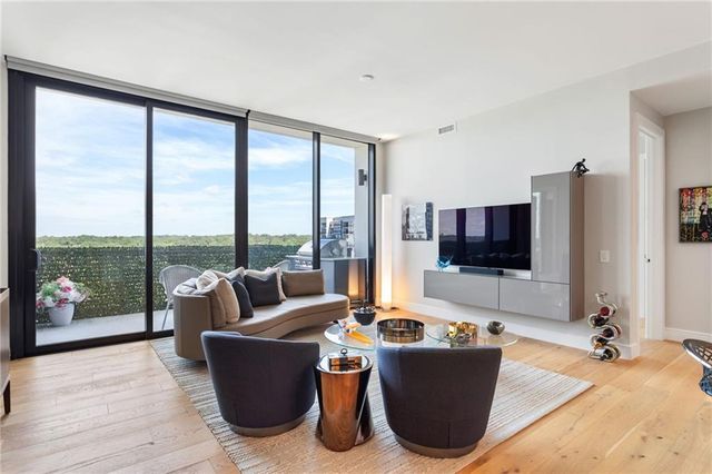 2425 Peachtree Road NE 1412, Atlanta, GA 30305