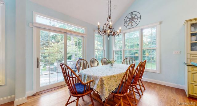 17 Tappanwood Drive, Locust Valley, NY 11560